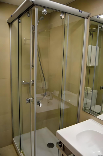 Bathroom 4, URH Excelsior., Girona