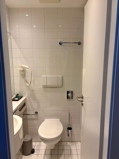 Bathroom 5, Hotel zum Pfalzgrafen, Heidelberg