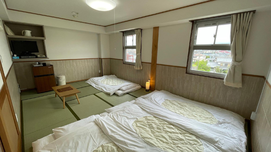 Bedroom 2, Fuji Park Hotel, Fuji