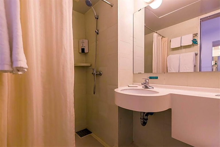 Bathroom, Jinjiang Inn Xian Mingguang Road, Xi'an