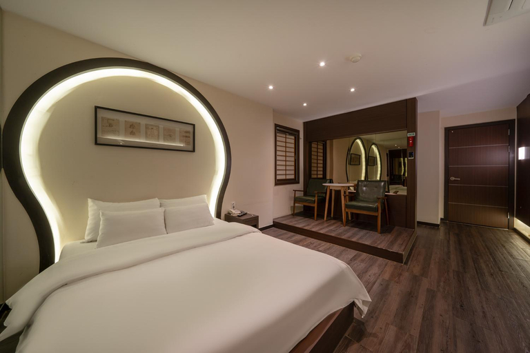 Bedroom 3, Gongju Ink Hotel, Gongju