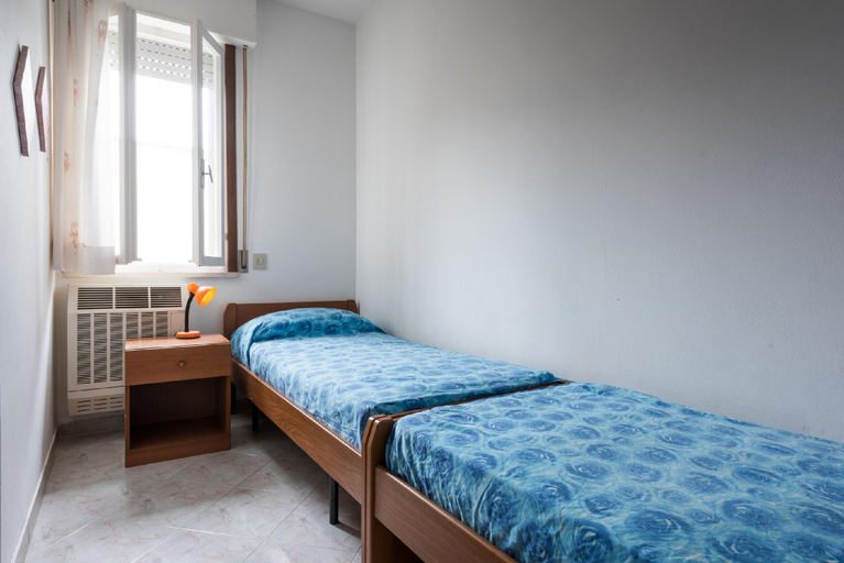 Bedroom 2, Luminous apartment with garden - Beahost, Venezia