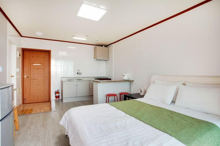 Bedroom 2, Mabin Pension, Jeju