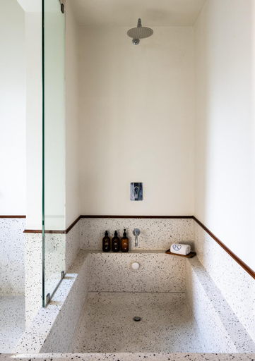 Bathroom 4, The Kin Hotel, Mumbai City