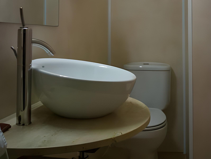 Bathroom 2, El Pi de Sant Just - Habitacions - Only Bed, Lleida