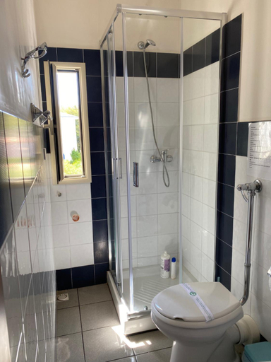 Bathroom 2, La Bussola, Agrigento