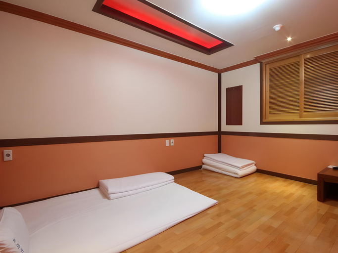 Bedroom 2, Utopia Hotel Gumi, Gumi
