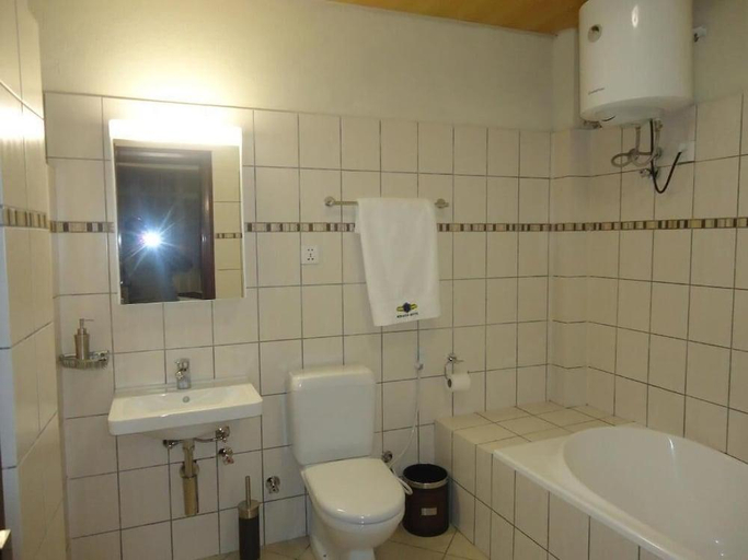 Bathroom 3, Miracle Hotel, Addis Abeba