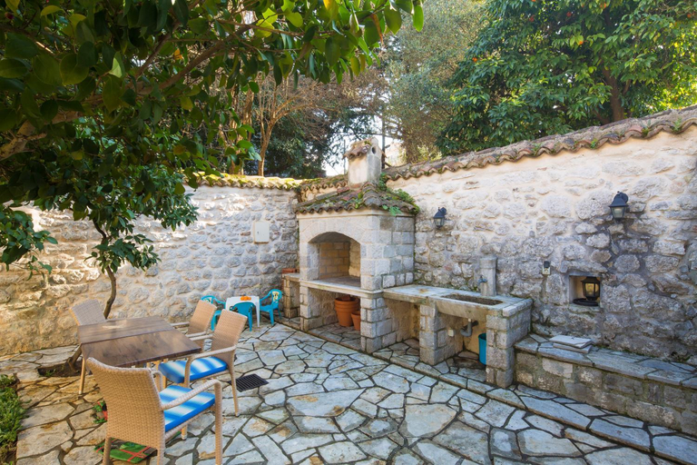 Others 5, Villa Gina