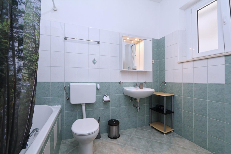Bathroom 3, Apartments Villa Flamingo, Makarska