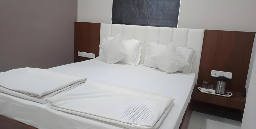 Bedroom, Hotel suhagan heights , Sirohi