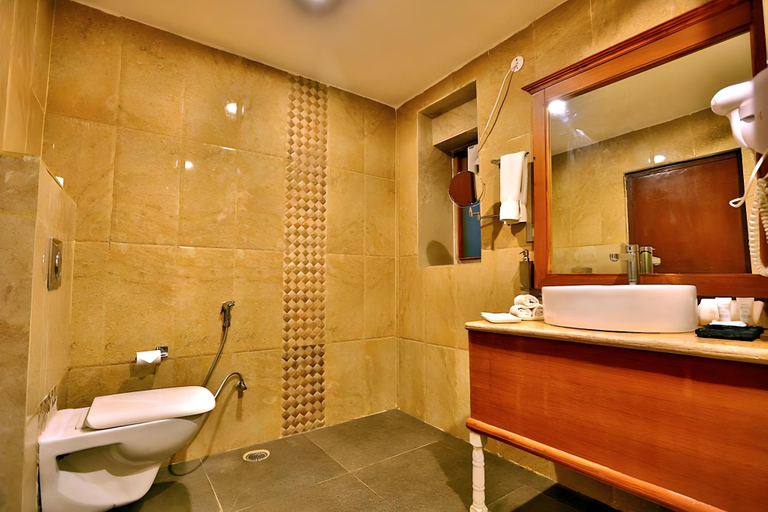 Bathroom, Regenta Resort Vanya Mahal, Sawai Madhopur