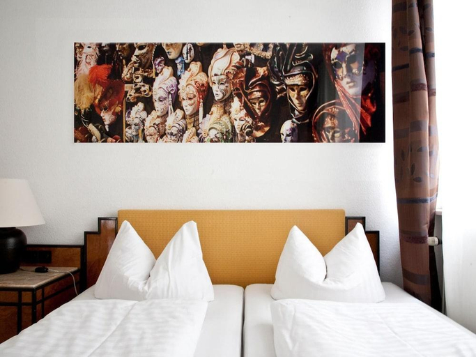 Bedroom 4, The Suite Garden Hotel, Frankfurt am Main