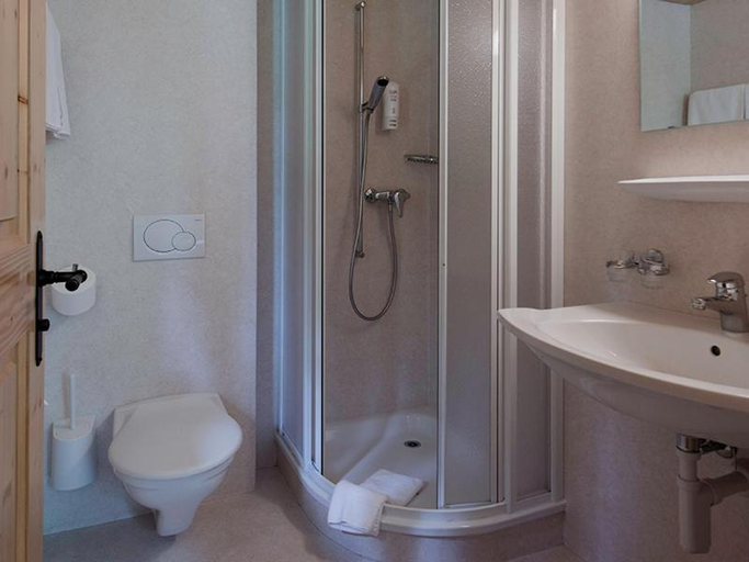 Others 5, Hotel Fafleralp, West Raron