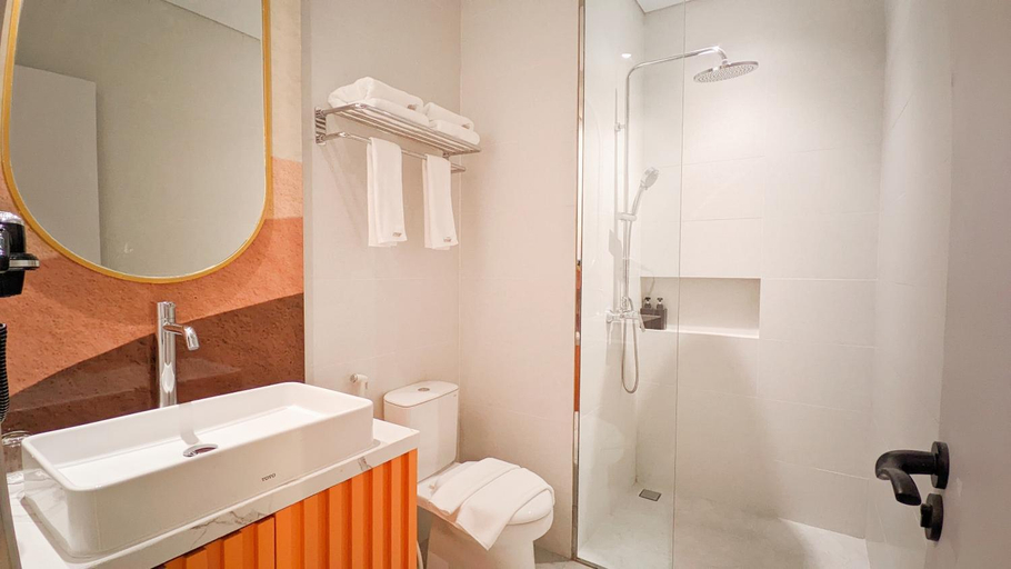 Bathroom, OS Style Hotel Batam Centre, Batam