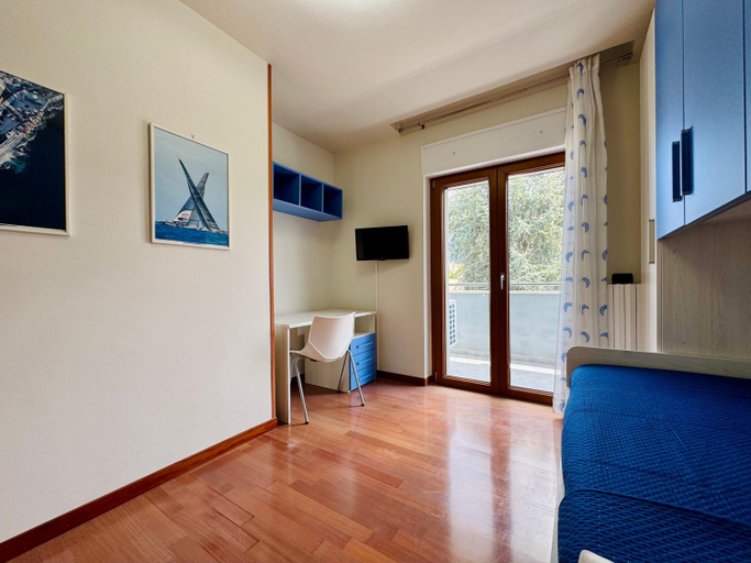 Others 5, YourHome - A Casa di Manuela, Napoli
