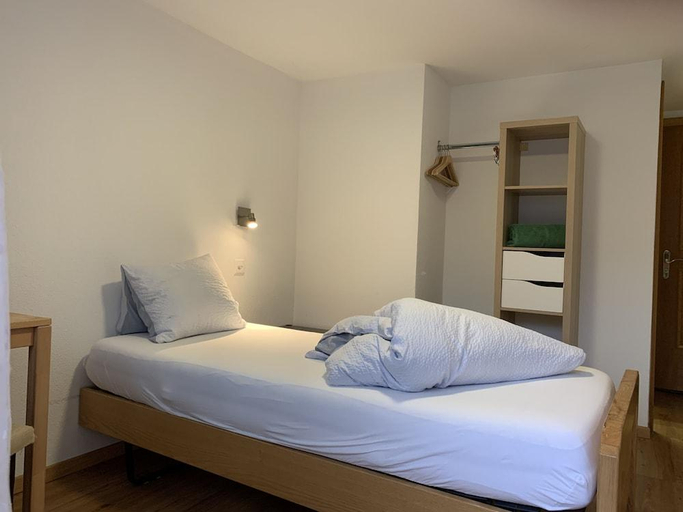 Bedroom 2, Aktiv- und Genusshotel Alpenblick, Goms