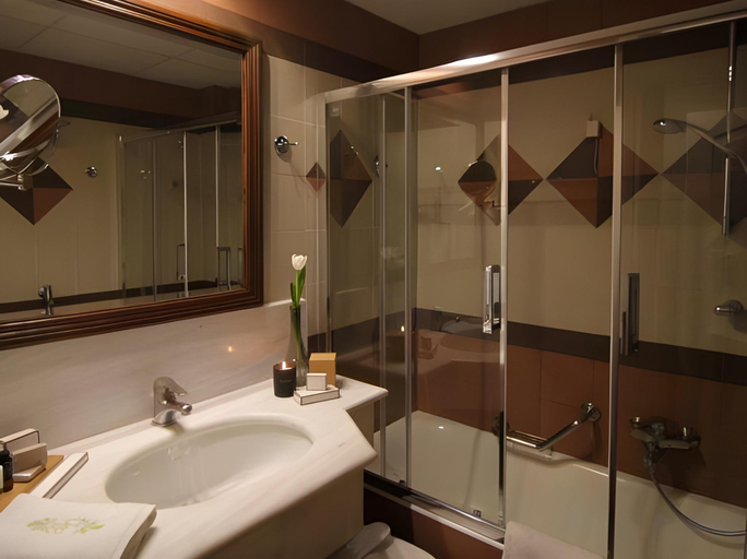 Bathroom 4, Achillion Hotel, Attica