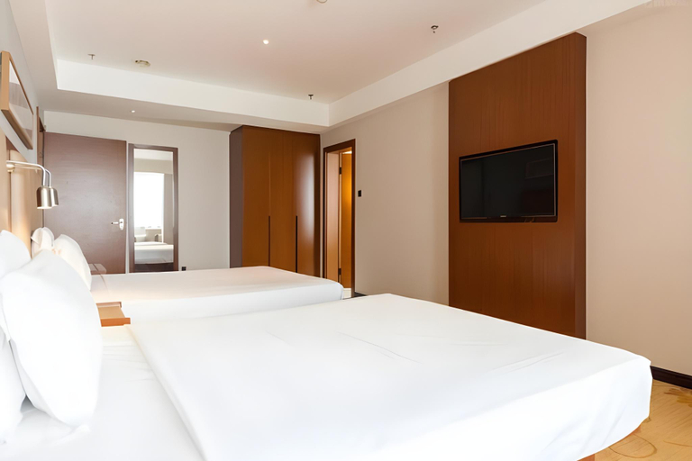 Bedroom 2, Yitel Xining Wangfujing Shuijing Lane Night Market, Xining