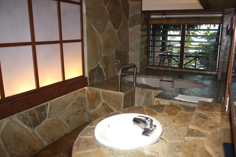Bathroom 5, Coconuts Beach Club Resort & Spa, Safata