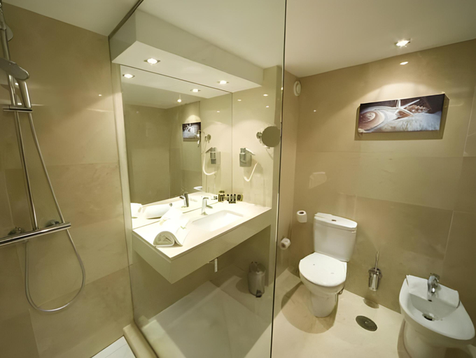 Bathroom 5, Hotel Porta do Sol Conference & SPA, Caminha