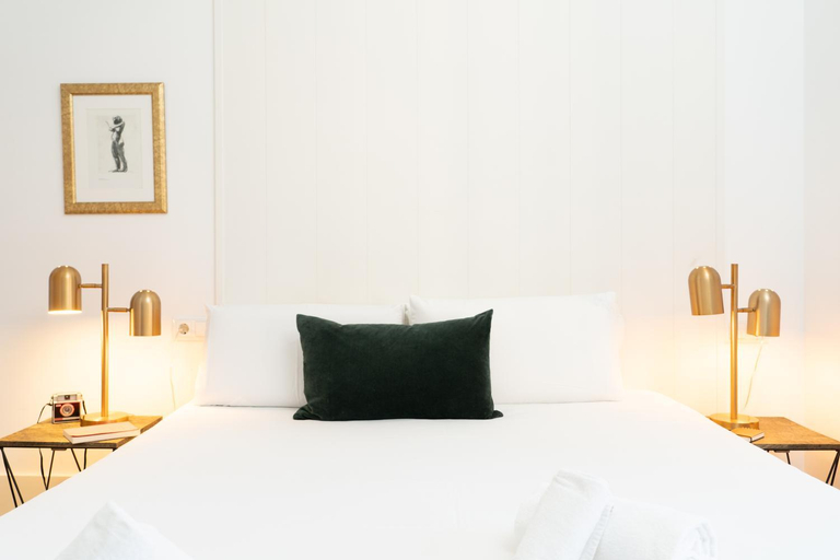 Bedroom 2, Gran Via by The Streets, Barcelona