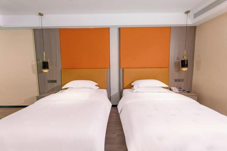 Bedroom 3, Dong Ting Hotel, Zunyi