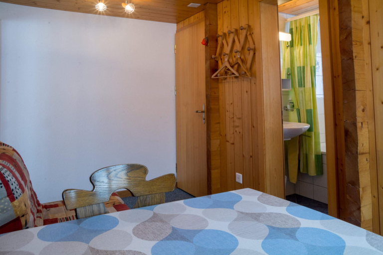 Room 4, Chalet Weisshorn 3, Raron