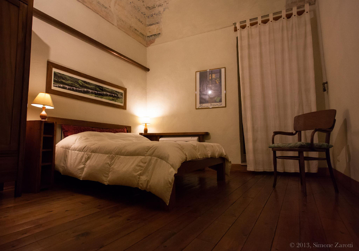 Bedroom 2, Piazza San Pantaleo, Sassari