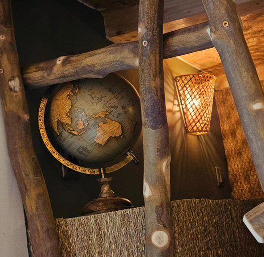 Others 4, LE GRAND LOGIS, chambre Santorin avec spa privatif, Alpes-de-Haute-Provence