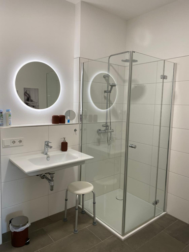 Shower 3, Ebelsberger Terrassen, Linz