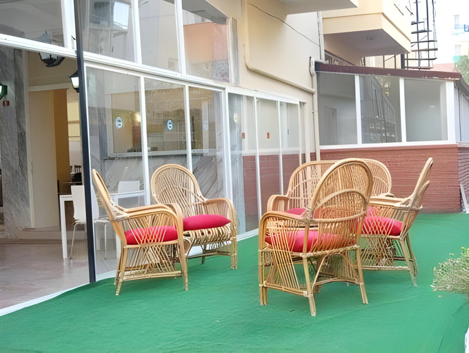 Others 3, Hotel Marine, Ayvalık