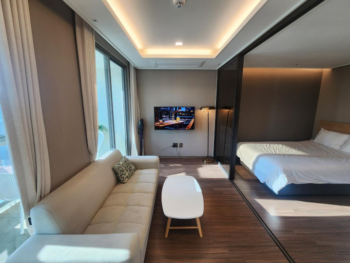 Bedroom 2, Elbon the stay A1, Haeundae