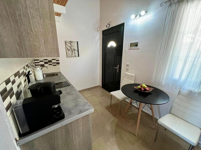 Others 5, Nissaki Bay, Ionian Islands