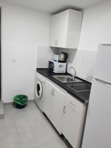 Others 5, precioso apartamento moderno cerca del carrefour rosaleda, Málaga
