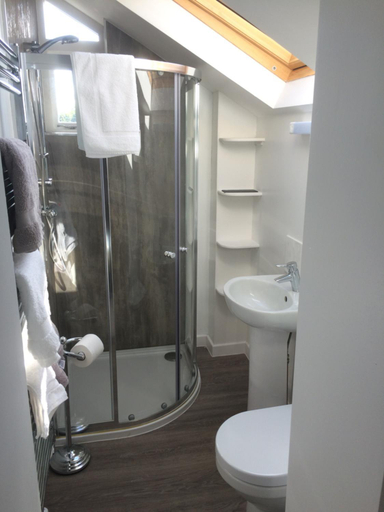 Bathroom 3, Top House, Powys