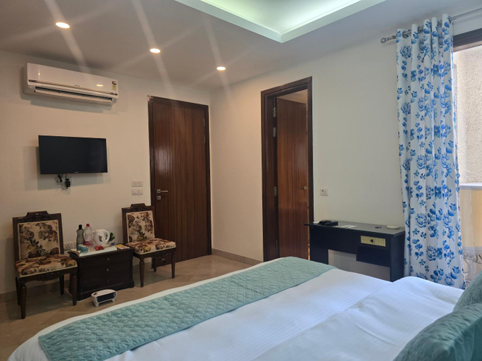 Bedroom 2, Two Green Park, Delhi