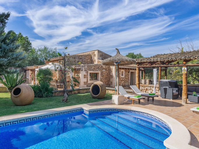 Sport & Beauty 5, Cas Mostatxet sencelles - Villa With Pool, Baleares