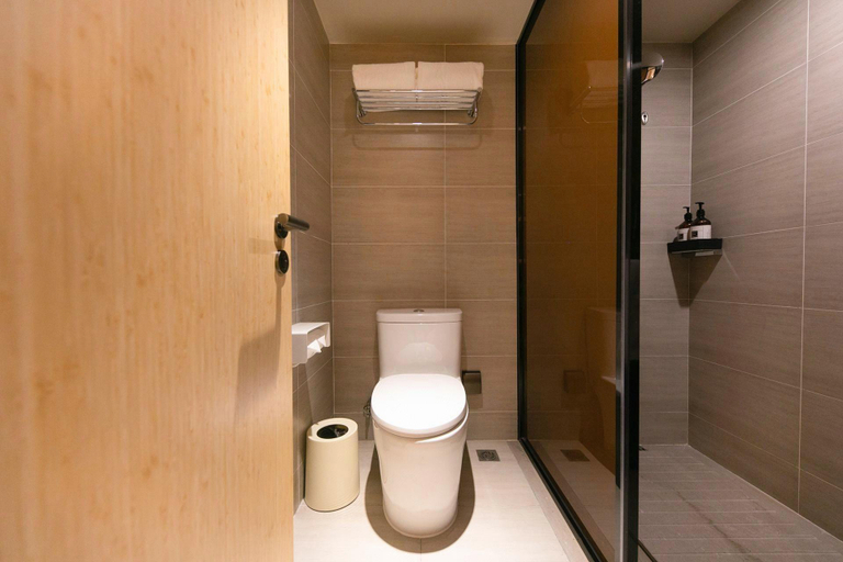 Bathroom 4, Ji Hotel (Xi'an Longshouyuan Metro Station) , Xi'an