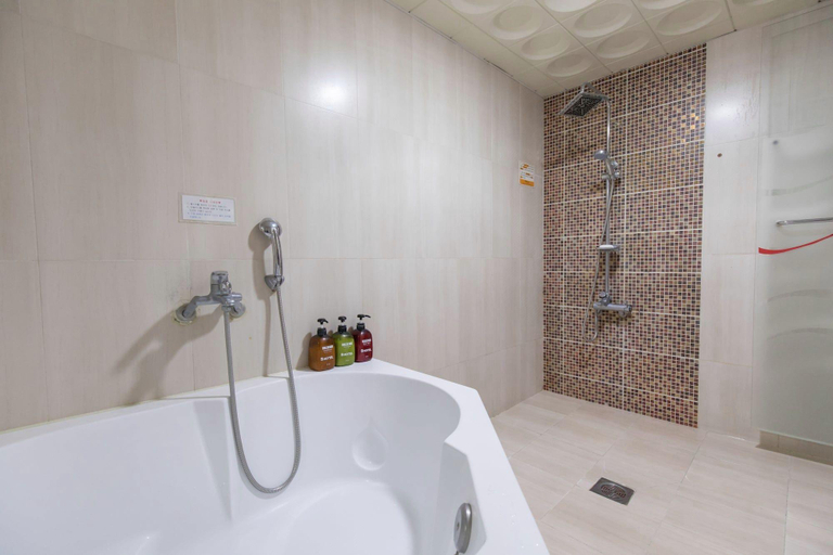 Bathroom 4, No.25 Hotel Busan (Seomyeon subway station), Busanjin