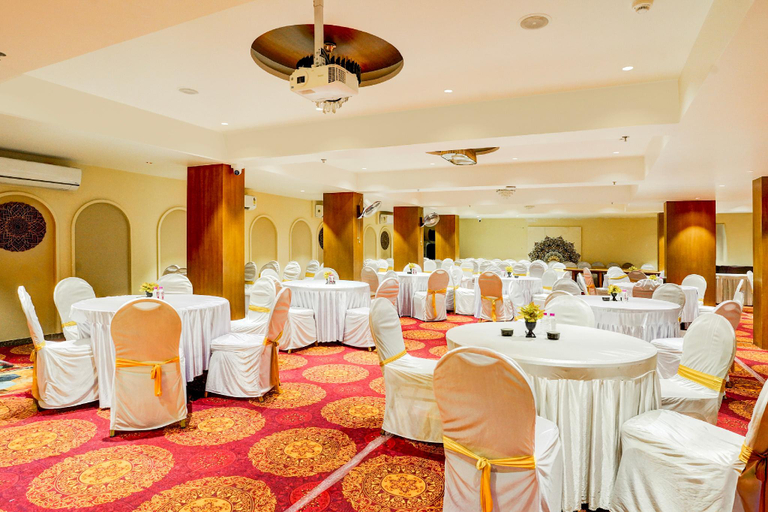 Others 5, Palette- Siddharth Inn, Gandhinagar