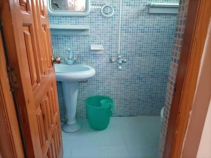 4, Galaxy apartments , Galaxy hotel, Rawalpindi