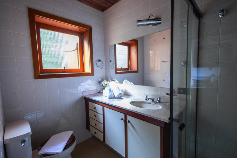 Bathroom 3, Pousada Casa Serena - Conforto e Exclusividade em Campos do Jordao, Campo Limpo Paulista