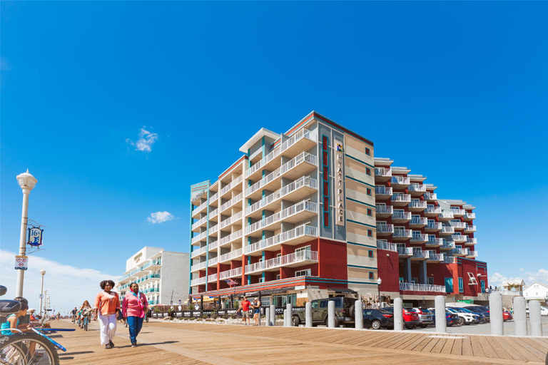 Exterior & Views