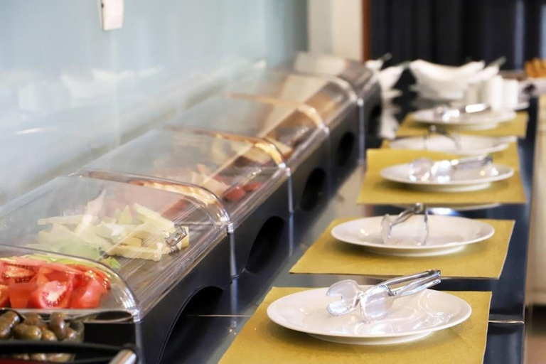 Food & Drinks 5, Hotel Colombo, Elbasanit