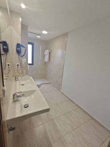 Bathroom 3, Hotel Ria Mar, Pontevedra