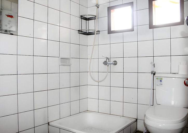 Bathroom 3, The Haven 4BR Private Family Villa Lembang, Bandung