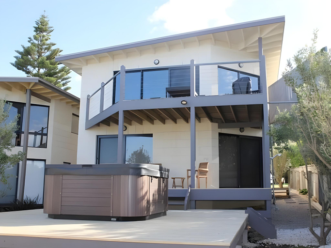 Exterior & Views