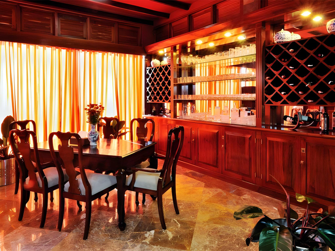 Food & Drinks 4, Crest Villa Mansion, Mandalay