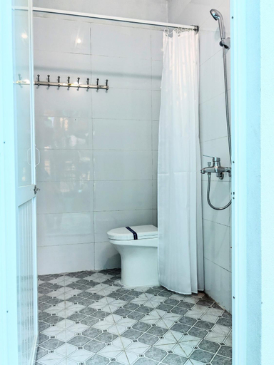 Bathroom 3, City Garden Hostel, Ninh Bình